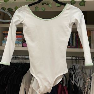 Super cute Anna 3/4 sleeve Yumiko in T white and T pistachio,